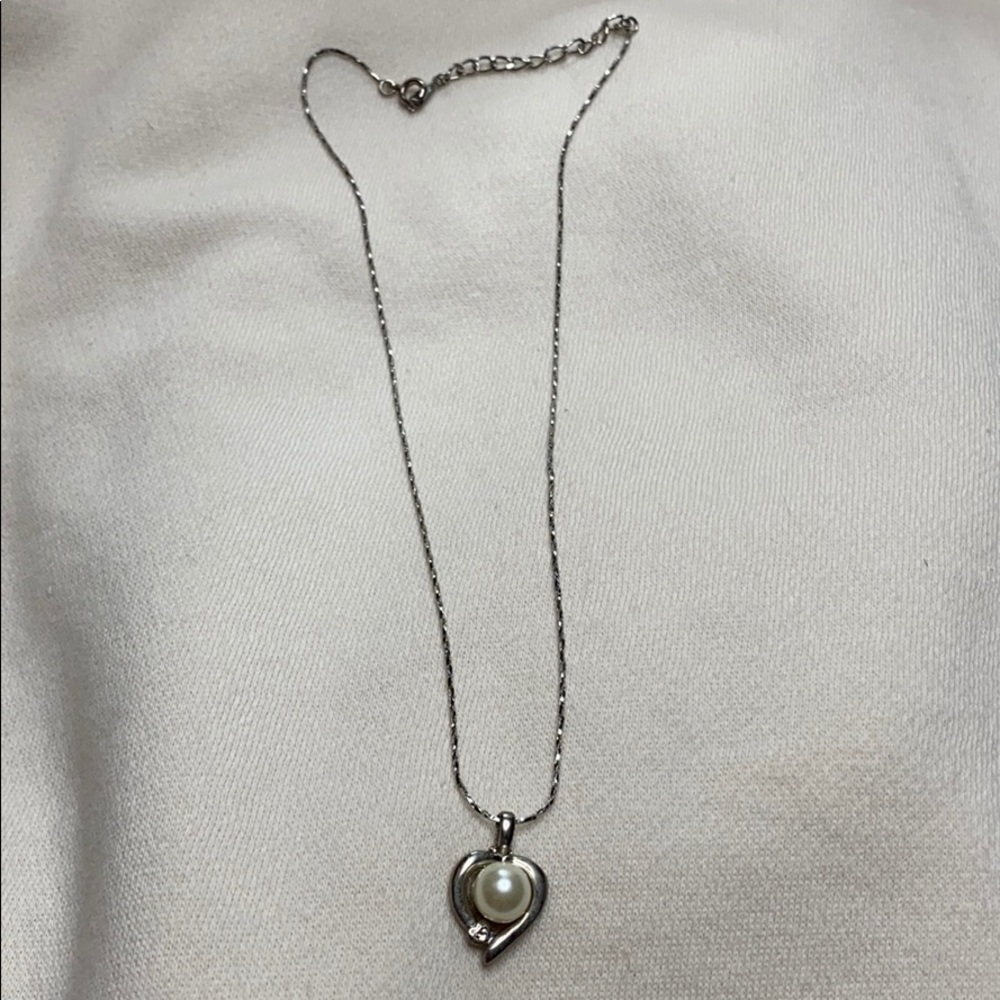 Heart and pearl pendant